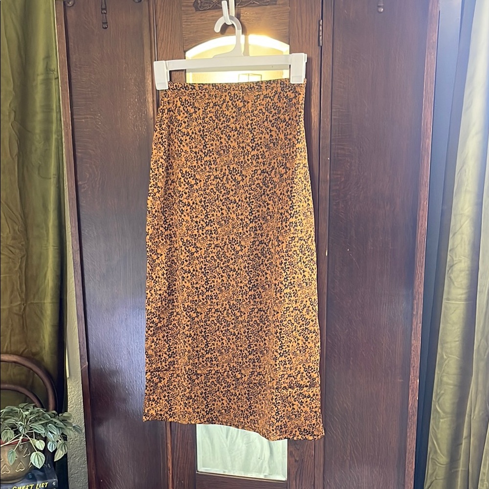 Forever 21 Leopard Print Midi  Skirt